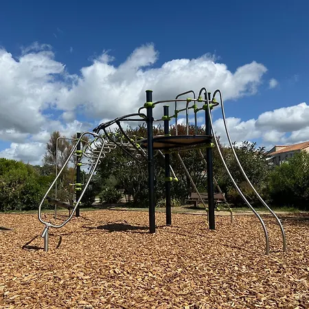 Coco 2 Adultes Et 2 Enfants Avec Terrasse Vue Sur Le Et Acces Parc Aquatique Gratuit דירה *