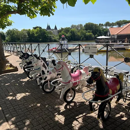 Coco 2 Adultes Et 2 Enfants Avec Terrasse Vue Sur Le Et Accès Parc Aquatique Gratuit Appartement Talmont-Saint-Hilaire